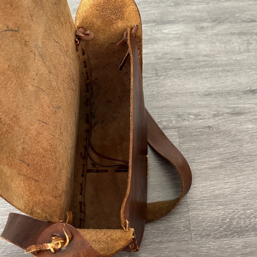 Vintage Brown Embossed Leather Bag - Picture 5 of 14